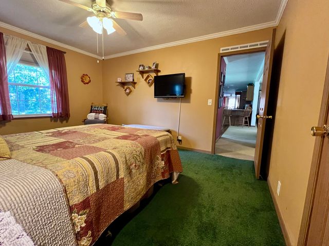 10901 N 555 E, Demotte, IN 46310