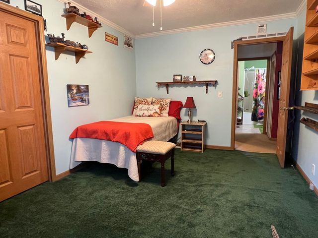 10901 N 555 E, Demotte, IN 46310