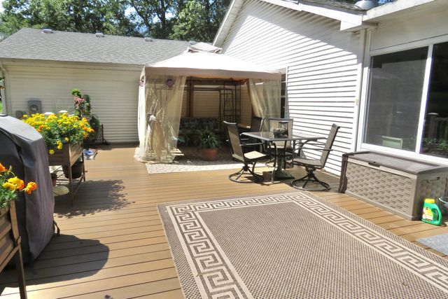 10901 N 555 E, Demotte, IN 46310