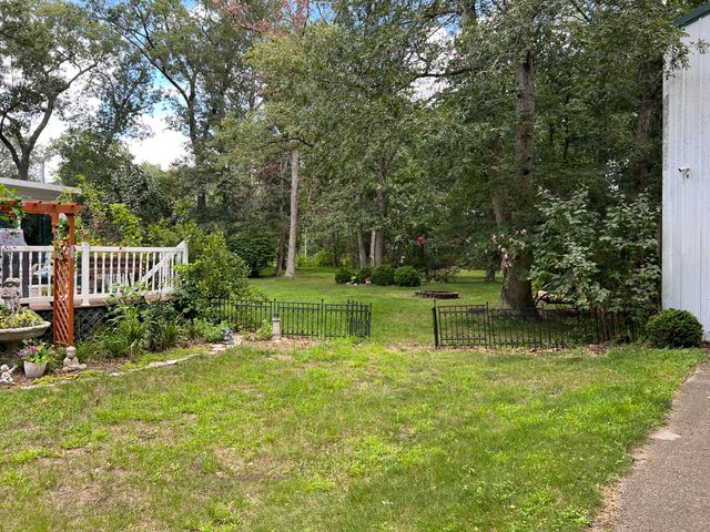 10901 N 555 E, Demotte, IN 46310