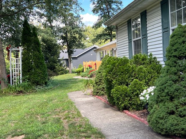 10901 N 555 E, Demotte, IN 46310