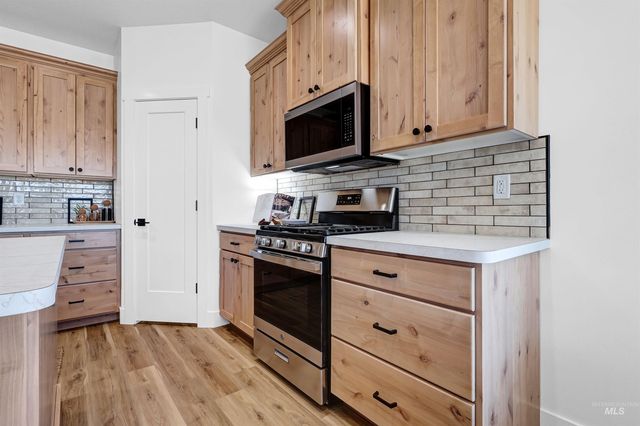 2417 Jackson St, Jerome, ID 83338