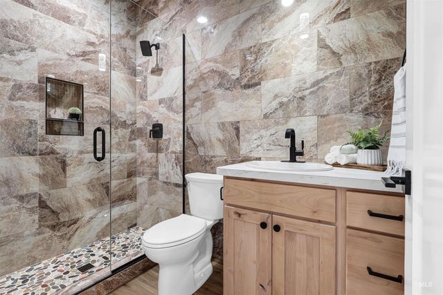 2417 Jackson St, Jerome, ID 83338