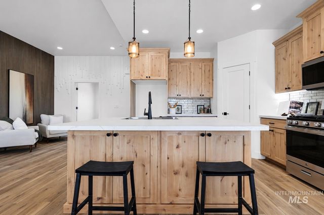 2417 Jackson St, Jerome, ID 83338