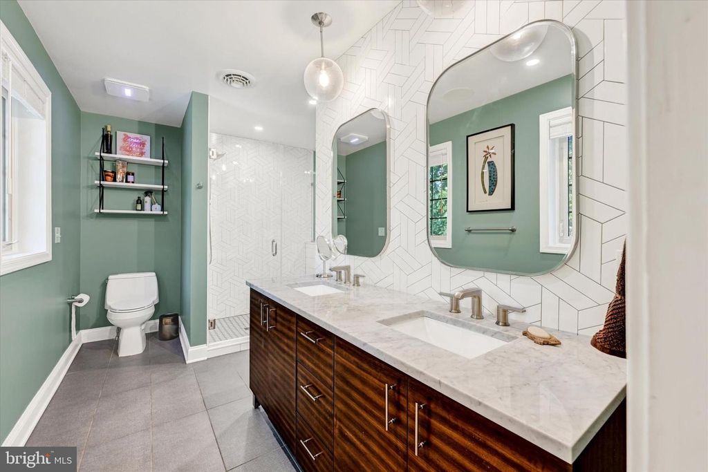 Image 30 of property listing at 904 BELLEMORE RD, Baltimore, MD 21210