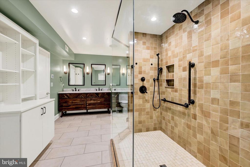 Image 39 of property listing at 904 BELLEMORE RD, Baltimore, MD 21210