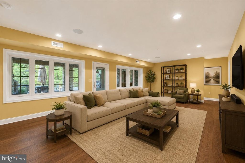 Image 44 of property listing at 904 BELLEMORE RD, Baltimore, MD 21210