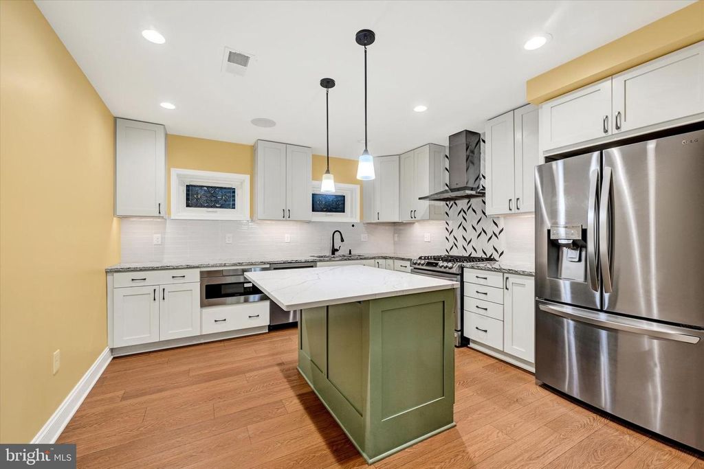 Image 47 of property listing at 904 BELLEMORE RD, Baltimore, MD 21210