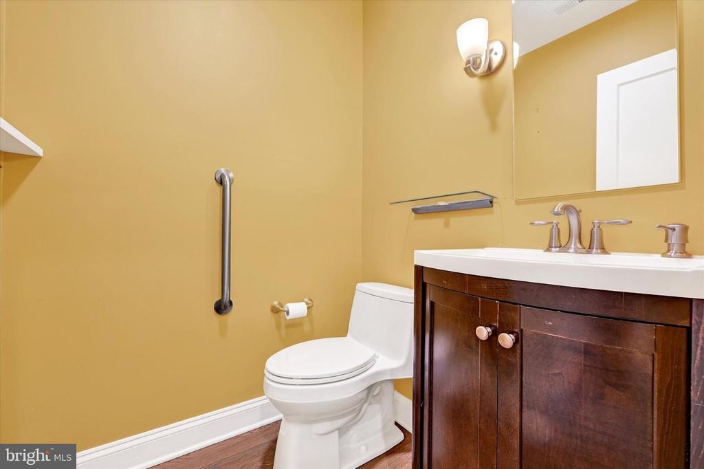 Image 51 of property listing at 904 BELLEMORE RD, Baltimore, MD 21210