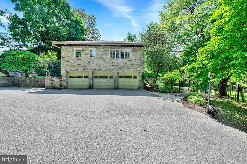 Image 53 of property listing at 904 BELLEMORE RD, Baltimore, MD 21210