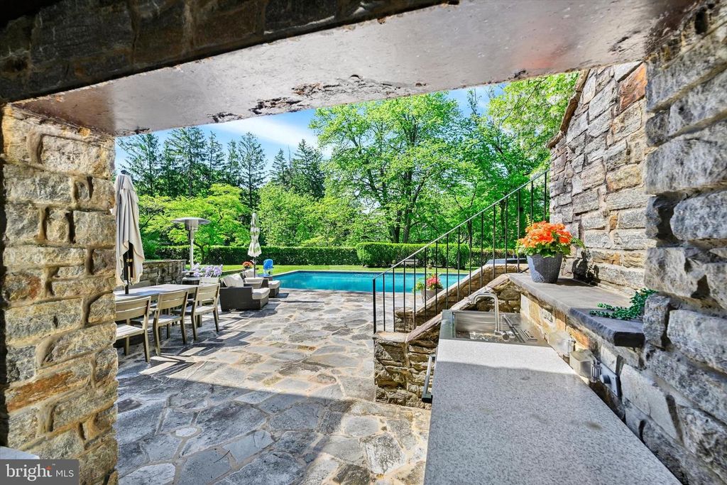Image 59 of property listing at 904 BELLEMORE RD, Baltimore, MD 21210