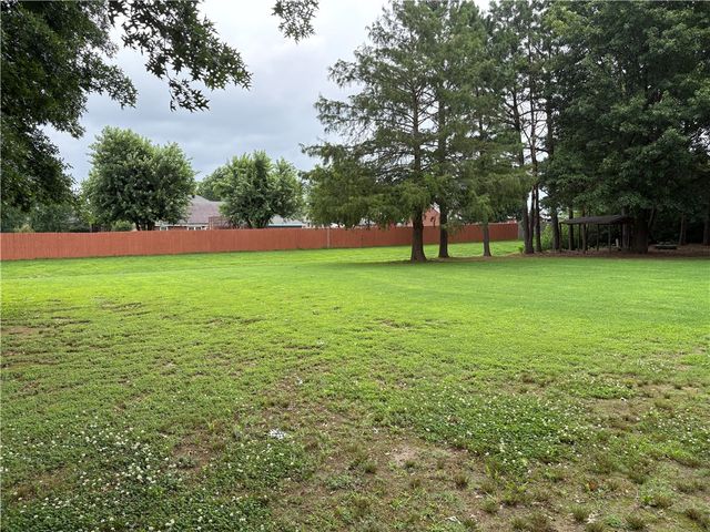 1260 Bobwhite Avenue, Springdale, AR 72764