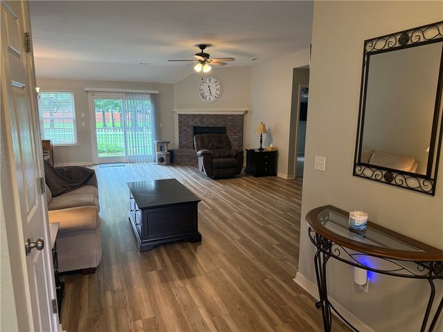 1260 Bobwhite Avenue, Springdale, AR 72764