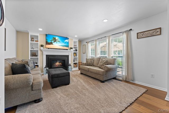 5545 Rockhampton, Clay, NY 13041