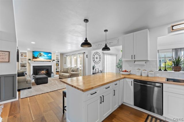 5545 Rockhampton, Clay, NY 13041