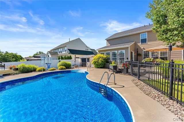 5545 Rockhampton, Clay, NY 13041