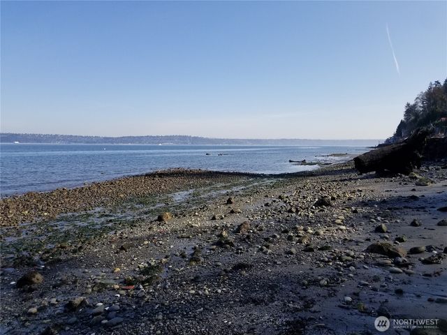 10014 Vashon Highway SW, Vashon, WA 98070