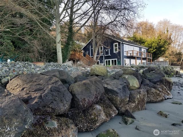 10014 Vashon Highway SW, Vashon, WA 98070