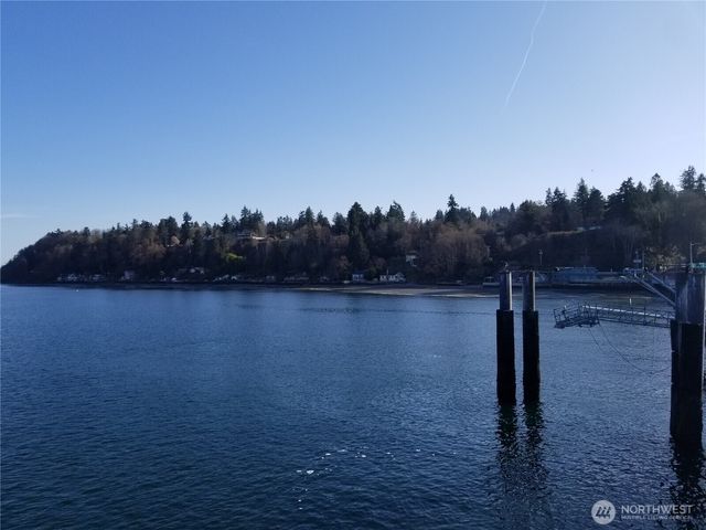 10014 Vashon Highway SW, Vashon, WA 98070