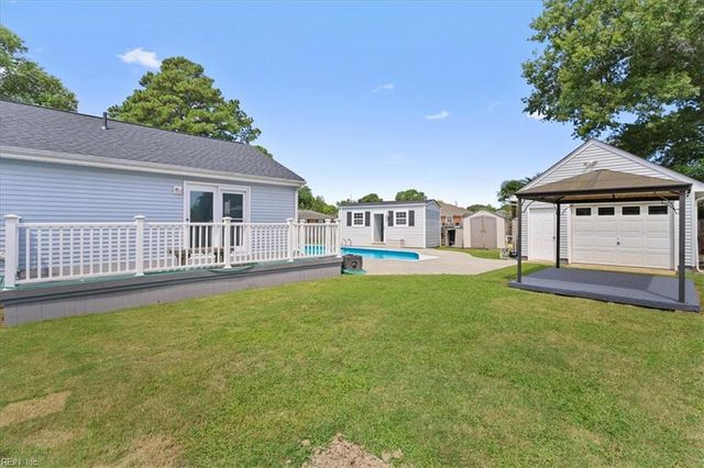 2450 Stribling LN, Norfolk, VA 23518