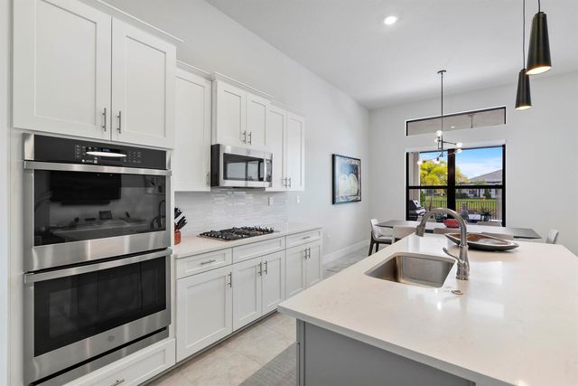 7985 Ironwood Way, Parkland, FL 33067