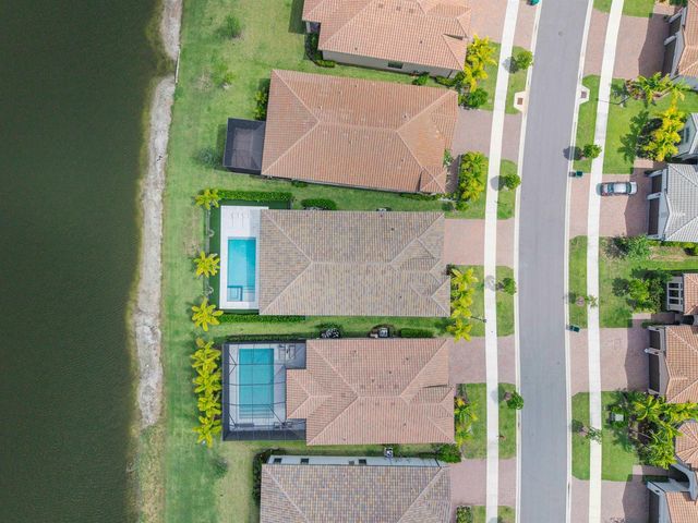 7985 Ironwood Way, Parkland, FL 33067