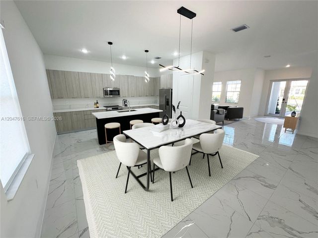 4255 SW 123rd Ter, Davie, FL 33330