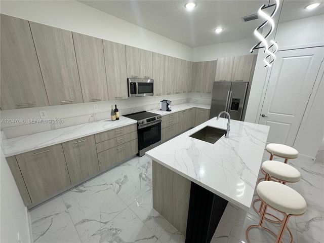 4255 SW 123rd Ter, Davie, FL 33330