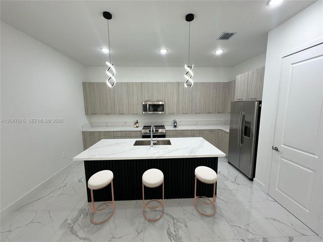 4255 SW 123rd Ter, Davie, FL 33330