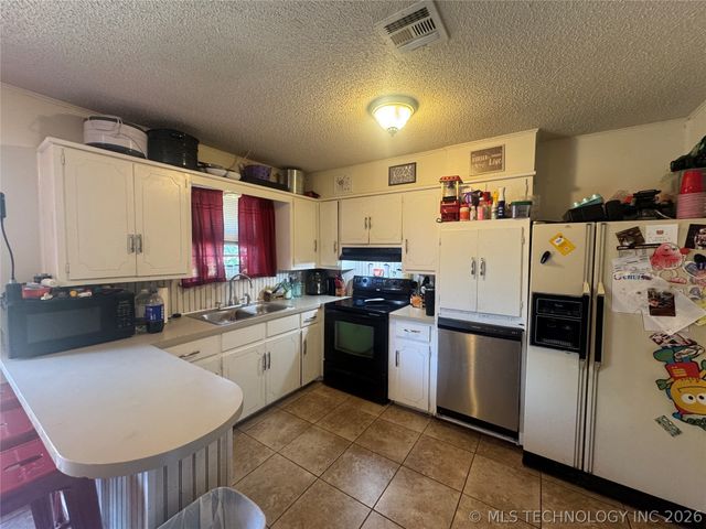 16 Wisteria, Lone Grove, OK 73443