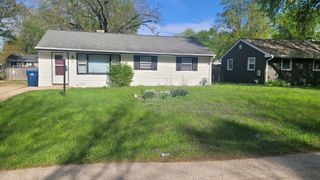 107 Georgine Street, Crystal Lake, IL 60014