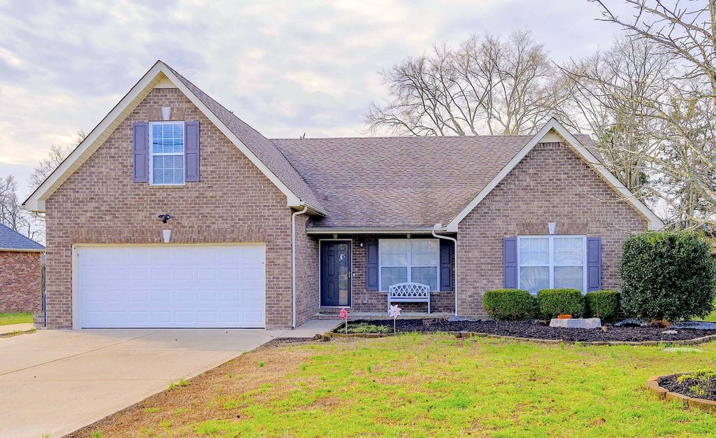 1101 Pinnacle Hills Dr, Murfreesboro, TN 37128