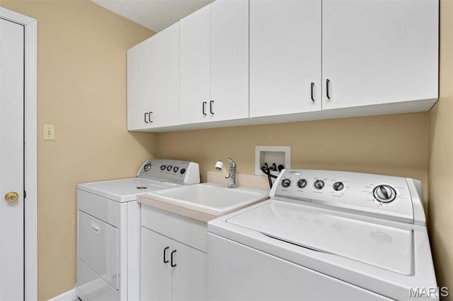 12 N Trumbull Circle 31B, St Charles, MO 63301