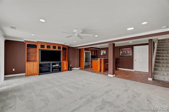 12 N Trumbull Circle 31B, St Charles, MO 63301