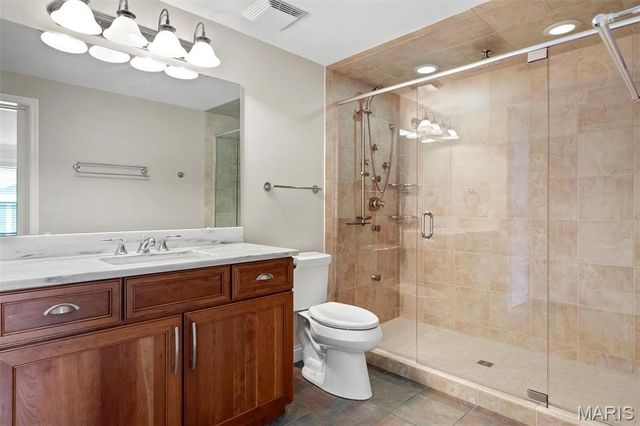 12 N Trumbull Circle 31B, St Charles, MO 63301