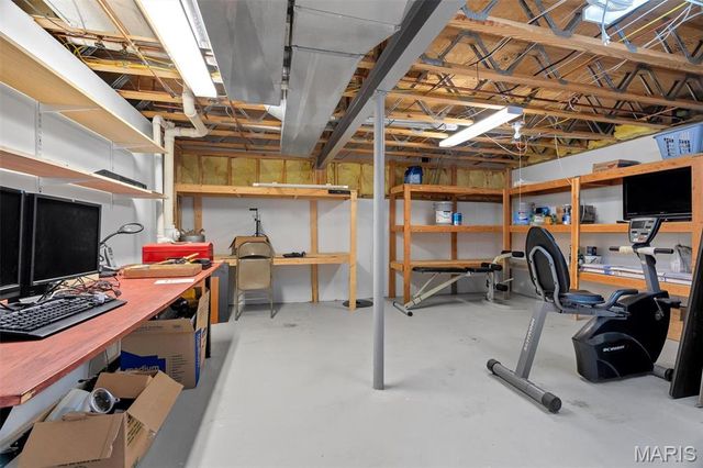 12 N Trumbull Circle 31B, St Charles, MO 63301