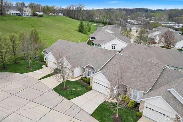 12 N Trumbull Circle 31B, St Charles, MO 63301