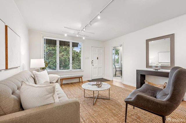 2144 Bayshore Boulevard, San Francisco, CA 94134