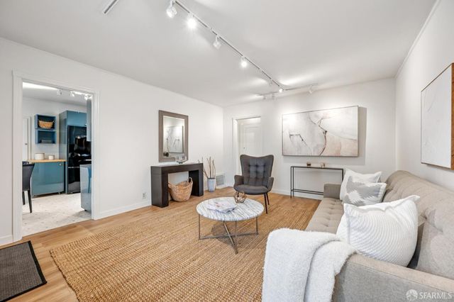 2144 Bayshore Boulevard, San Francisco, CA 94134