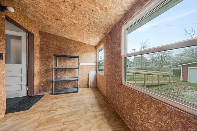 334 S Jackson Street, Oakland City, IN 47660