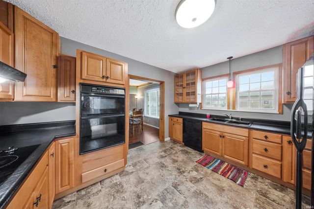 334 S Jackson Street, Oakland City, IN 47660