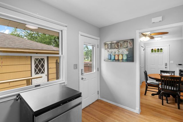 2726 Dellwood Street, Roseville, MN 55113