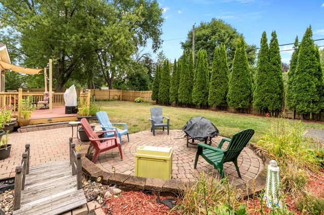 2726 Dellwood Street, Roseville, MN 55113