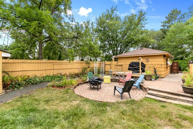 2726 Dellwood Street, Roseville, MN 55113