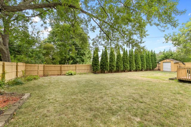2726 Dellwood Street, Roseville, MN 55113