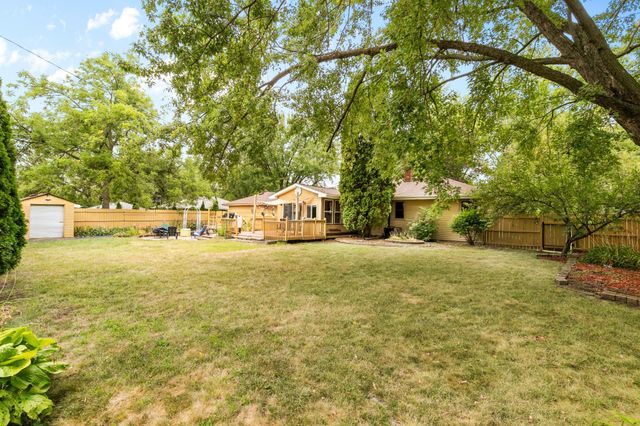2726 Dellwood Street, Roseville, MN 55113