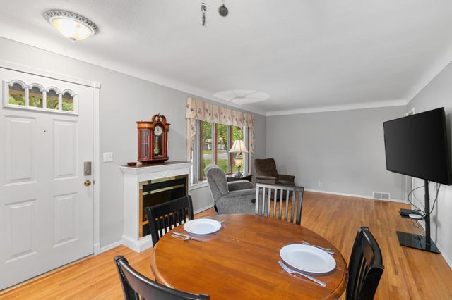 2726 Dellwood Street, Roseville, MN 55113