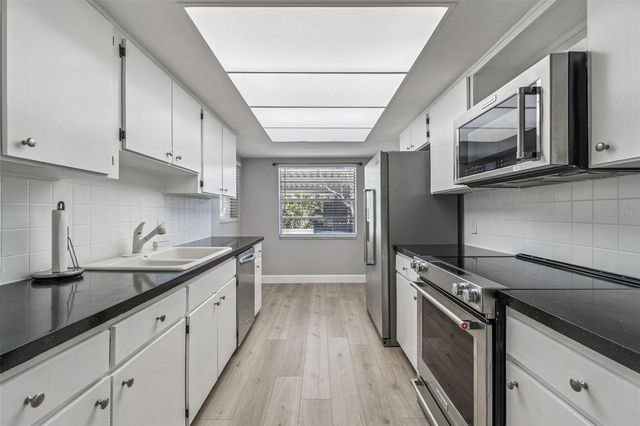 7560 92ND STREET 104B, Seminole, FL 33777