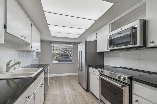 7560 92ND STREET 104B, Seminole, FL 33777