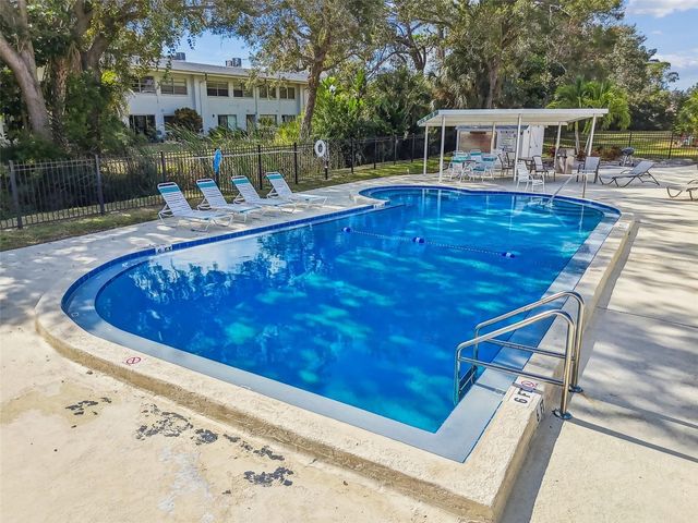 7560 92ND STREET 104B, Seminole, FL 33777